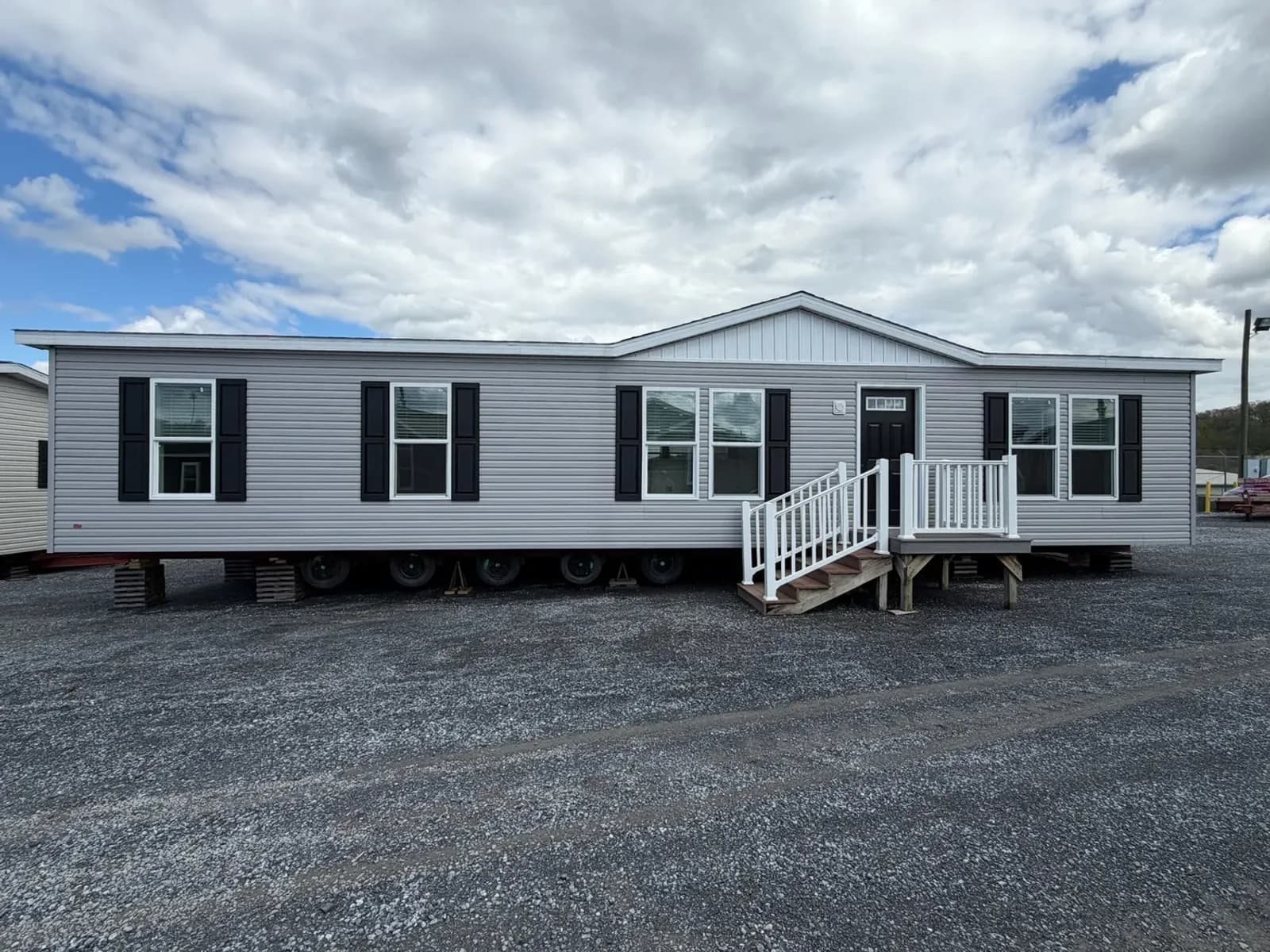 NETR G-4002 — front elevation