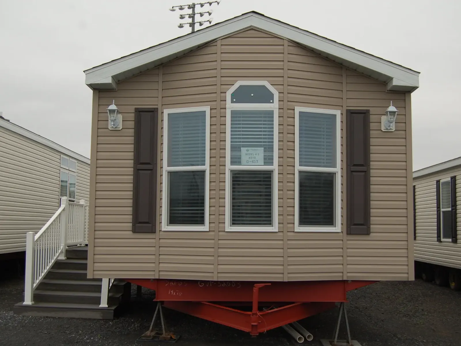 NETR G-613 — Front elevation